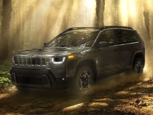 Jeep Cherokee получи нов дизайн и хибридна силова установка