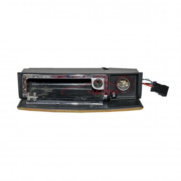 Пепелник Audi A8 4.2 i 335 конски сили 4E0857951C