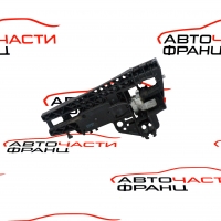 Основа предна дясна дръжка Audi A1 1.6 TDI 105 конски сили      8T0837886