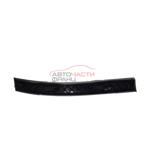 Вътрешна дясна лайсна BMW E46 2.0D 136 конски сили 8196102