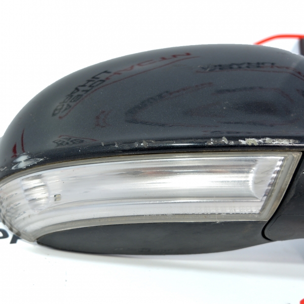 Дясно огледало  VW Golf 5 1.6 FSI 115 конски сили 1K0857934