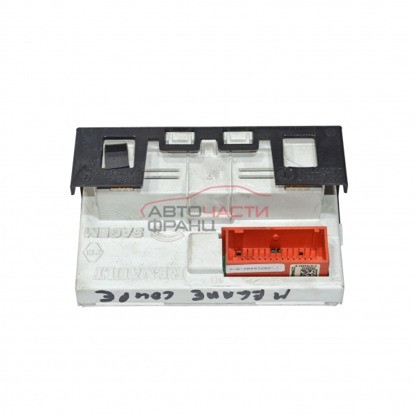 Дисплей Renault Megane 1.9 DCI 120 конски сили 8200107839