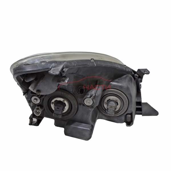 Ляв фар Toyota Corolla Verso 2.2 D-4D 136 конски сили