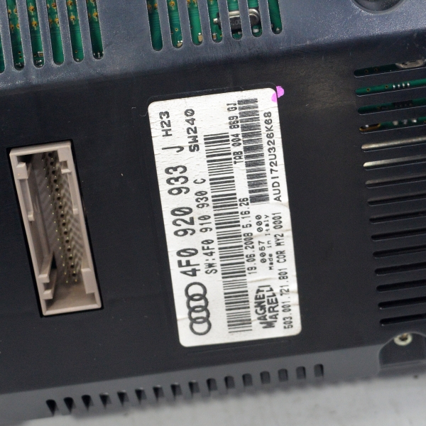 Километражно табло Audi A6 3.0 TDI 225 конски сили 4F0920933J