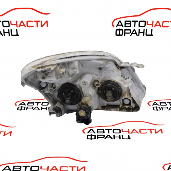 Ляв фар Toyota Corolla Verso 2.0 D-4D 90 конски сили 2004 г