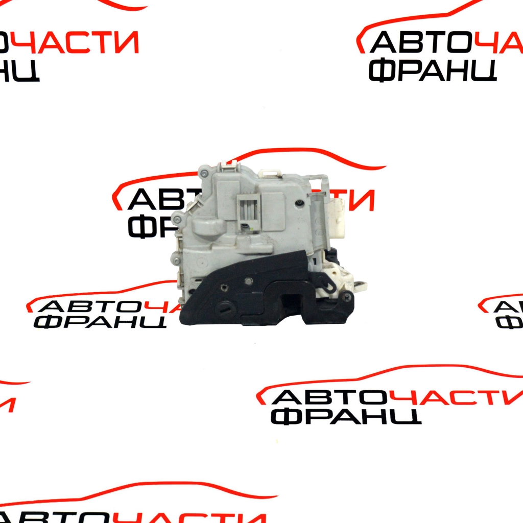 Задна лява брава Audi A1 1.6 TDI 105 конски сили 8X0837015 6 пина