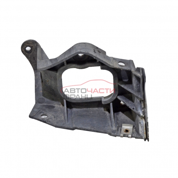 Десен държач предна броня Audi A6 2.5 TDI 150 конски сили 4B3853922