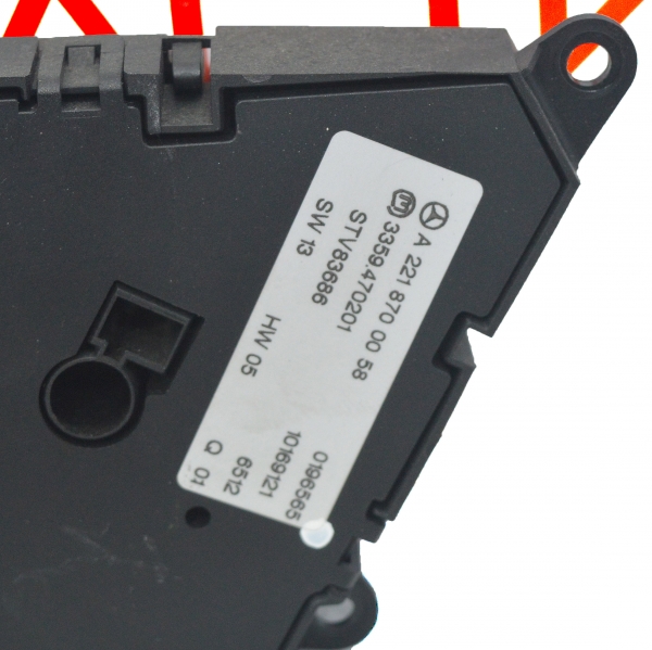 Бутони задна лява седалка Mercedes S-Class W221 350 i A2218700058