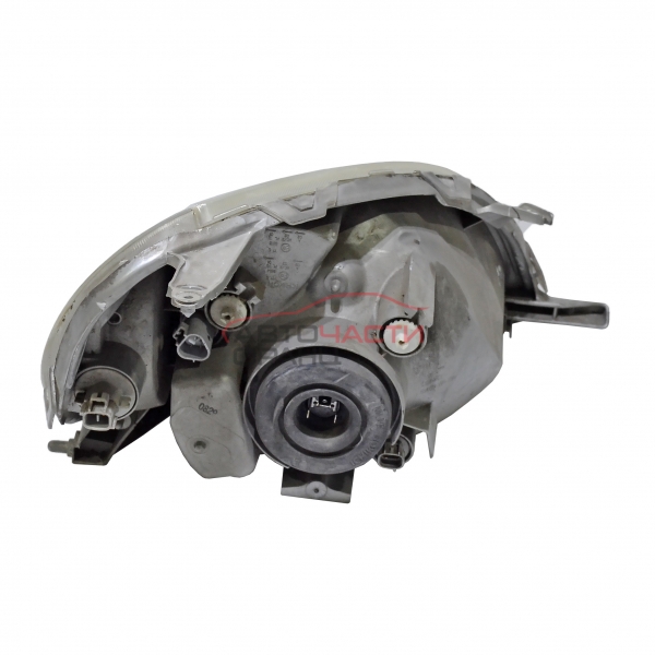 Ляв фар Toyota Yaris 1.4 D-4D 75 конски сили до 2003 г.