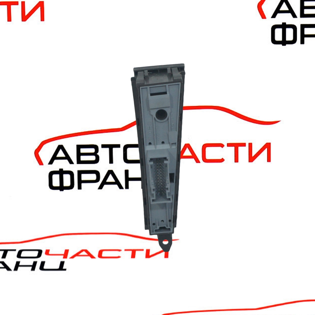 Бутон ръчна спирачка VW Passat VII 1.6 TDI 105 конски сили 3AB927137