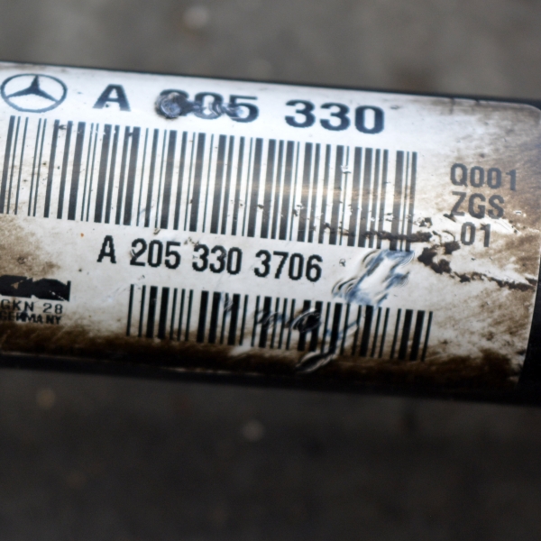 Предна дясна полуоска Mercedes C Class W205 450 AMG A2053303706 2016г