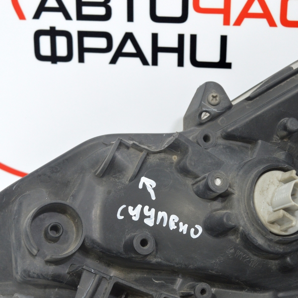 Десен фар Honda Jazz 1.2 i 90 конски сили след 2011г