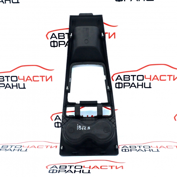 Конзола около скоростен лост Seat Ibiza 1.2 i 60 конски сили 6J0858331