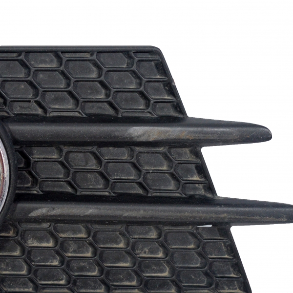 Дясна решетка предна броня VW Tiguan 2.0 TDI 140 конски сили 5N0853666H   2011г