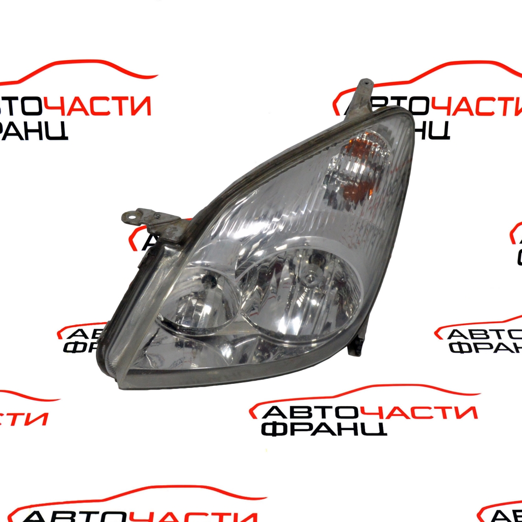 Ляв фар Toyota Corolla Verso 2.0 D-4D 90 конски сили 2004 г