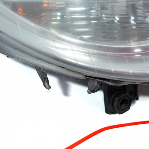 Десен фар VW Polo 1.6 16V 80 конски сили 6Q1941008AT