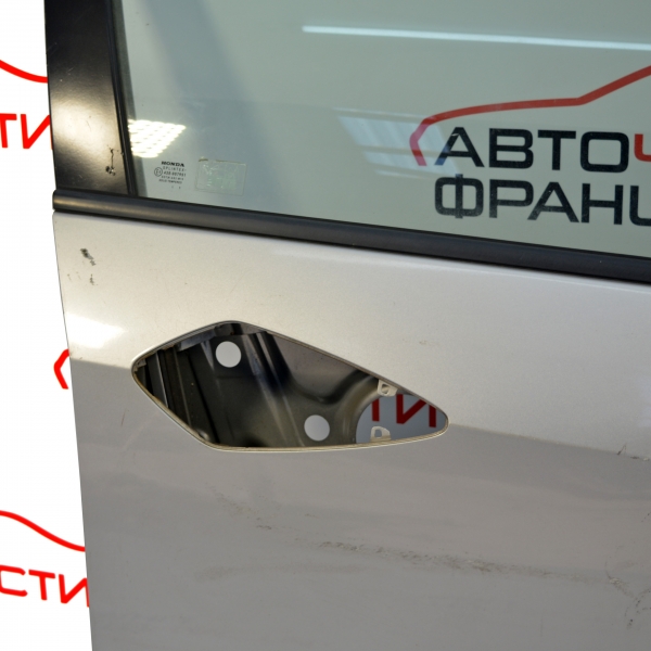 Предна дясна врата Honda Civic VIII 1.4 i 83 конски сили