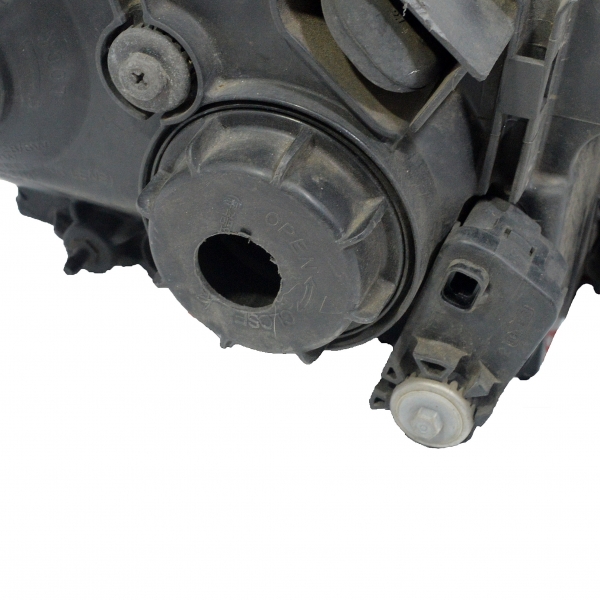 Ляв фар SsangYong Kyron 2.0 XDI 141 конски сили