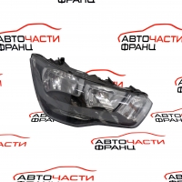 Десен фар Audi A1 1.6 TDI 105 конски сили    8X0941004