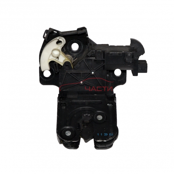 Брава заден капак Audi A4 1.9 TDI 131 конски сили 8P4827505C 3 пина