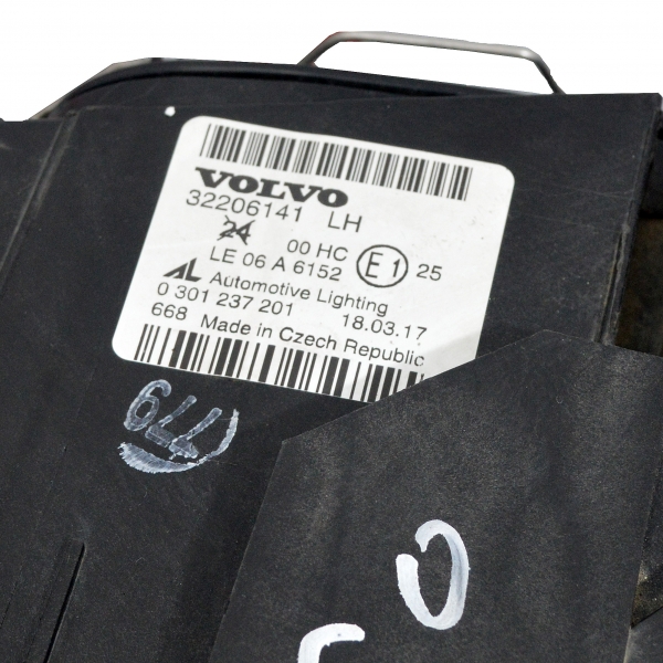 Ляв фар Volvo V50 2.0 бензин 146 конски сили 30763033 след 2007г