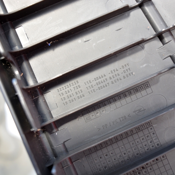 Лайсна багажник Opel Astra J 1.6 SIDI 170 конски сили 322225228