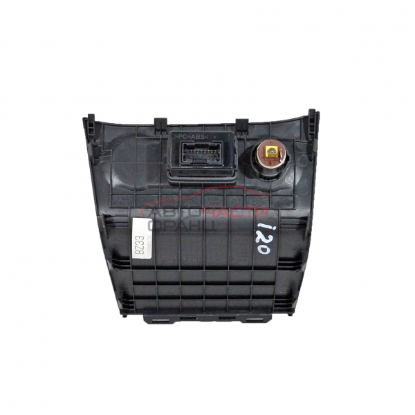 USB AUX порт Hyundai i20 1.4 i 100 конски сили 96120-C7000