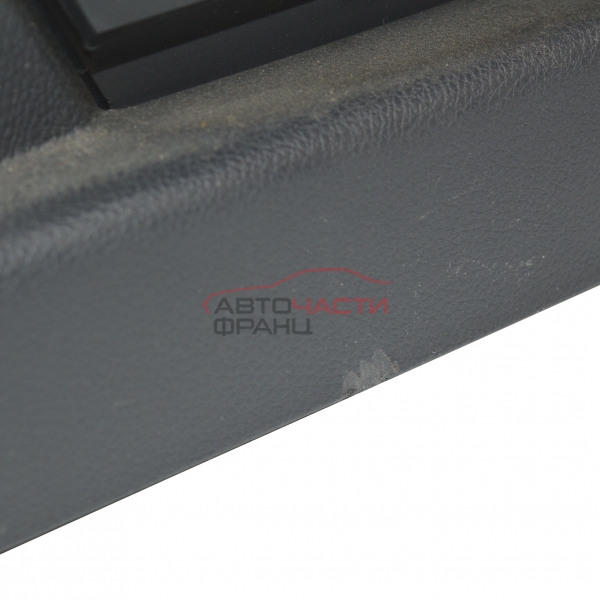 Централна конзола Peugeot 5008 1.6 HDI 112 конски сили