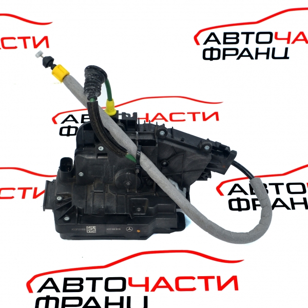 Предна дясна брава Mercedes C Class W205 450 AMG A0997201800 2016г