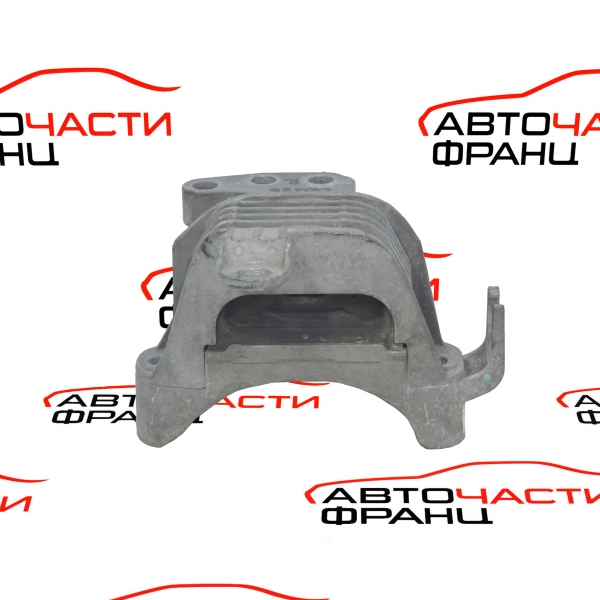 Десен тампон двигател Chevrolet Cruze 1.4 Turbo 140 конски сили 2012г 13284424