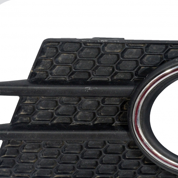 Лява решетка предна броня VW Tiguan 2.0 TDI 140 конски сили 5N0853665H  2011г