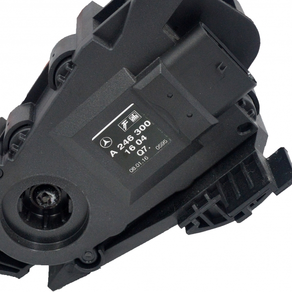 Педал газ Mercedes A Class W176 A 45 AMG 381 конски сили A2463001604 2016г