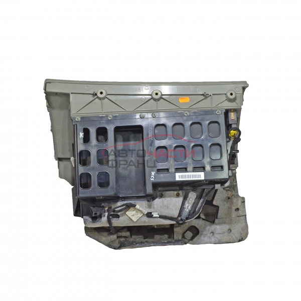 Жабка Audi A8 4.0 TDI 275 конски сили 4E1857096