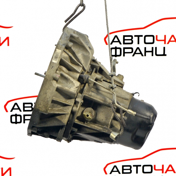 Ръчна скоростна кутия Dacia Sandero 1.5 DCI 8200934988 стартера е отпред