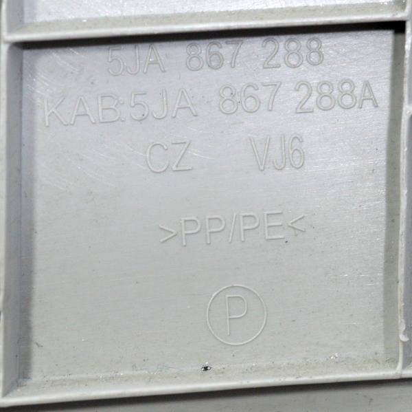 Конзола задна дясна колона Skoda Rapid 1.6 TDI 5JA867288