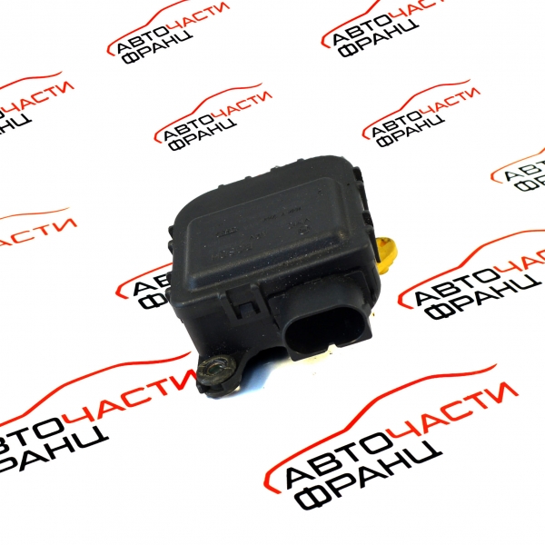 Моторче клапи климатик Audi A4 3.0 i 220 конски сили 8D2820511C
