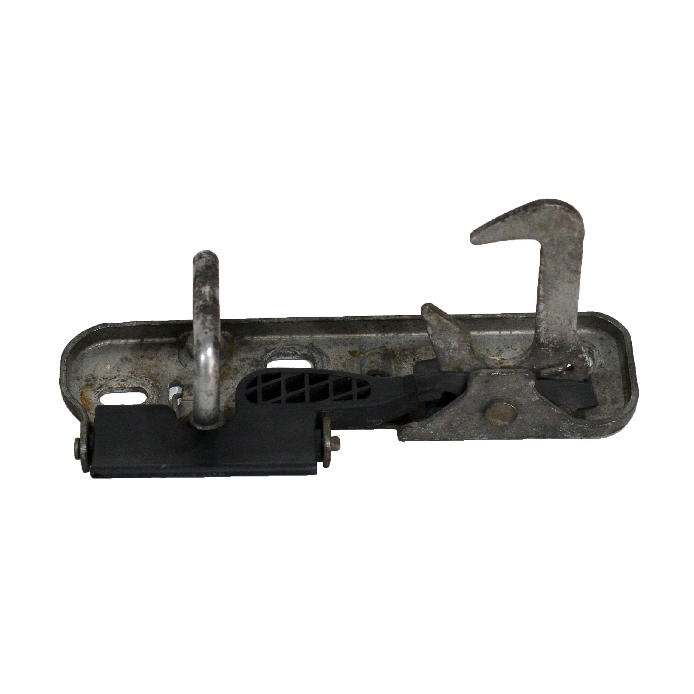Закопчалка преден капак VW Golf 5 2.0 TDI 140 конски сили 1K0823480