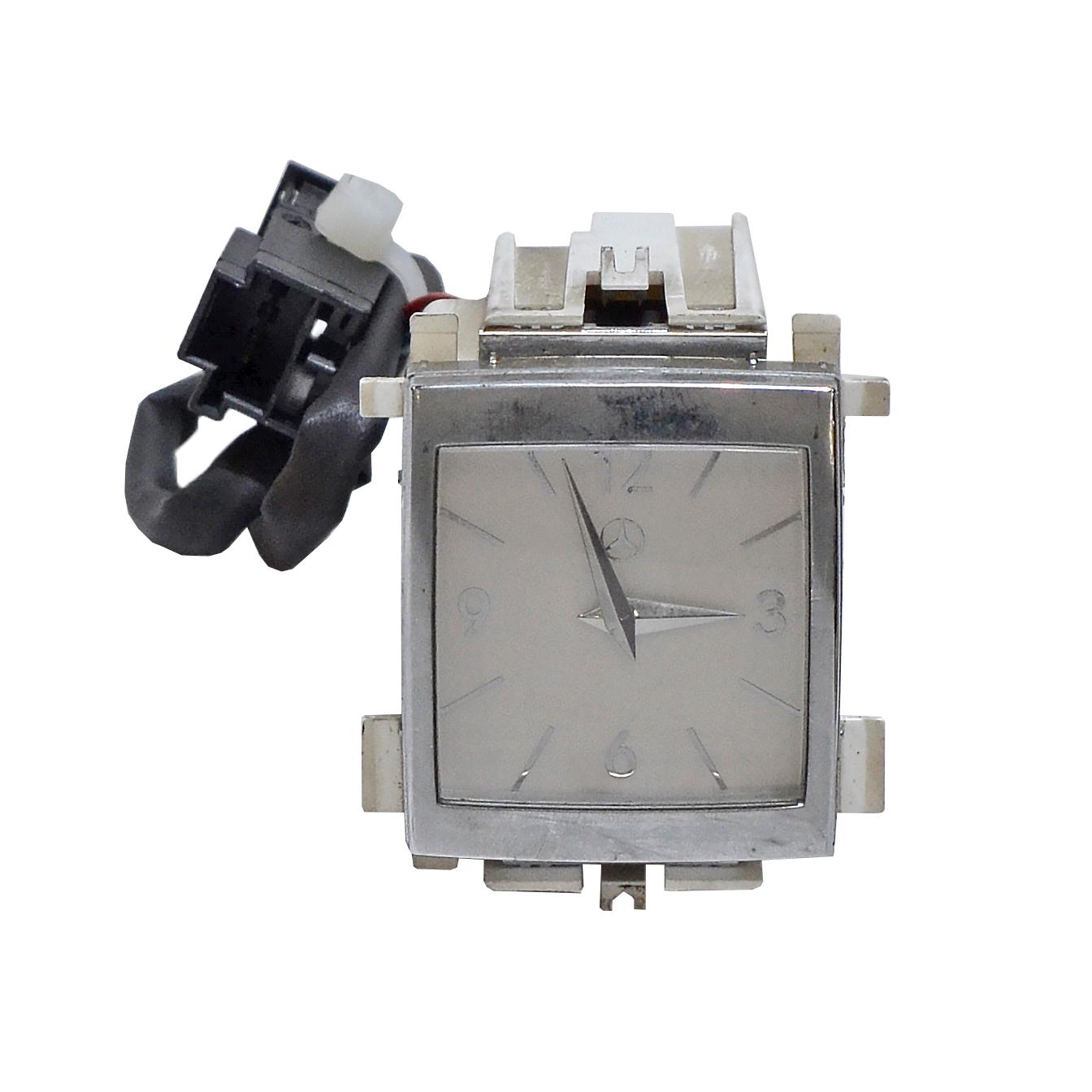 Часовник Mercedes S Class W221 5.5 I 388 конски сили А221 827 03 70