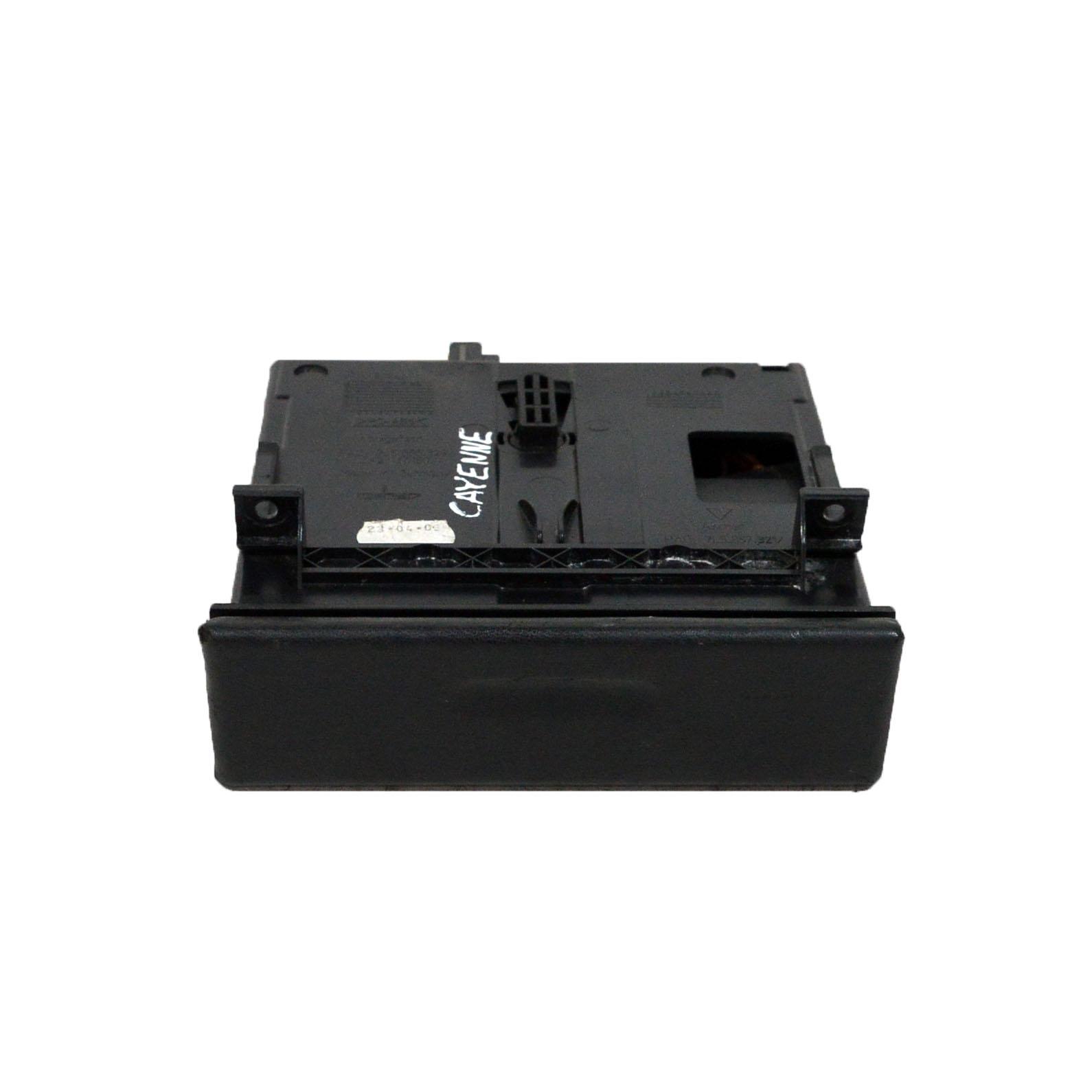 Пепелник Porsche Cayenne 4.5 i  7L5.857.321 2003 г