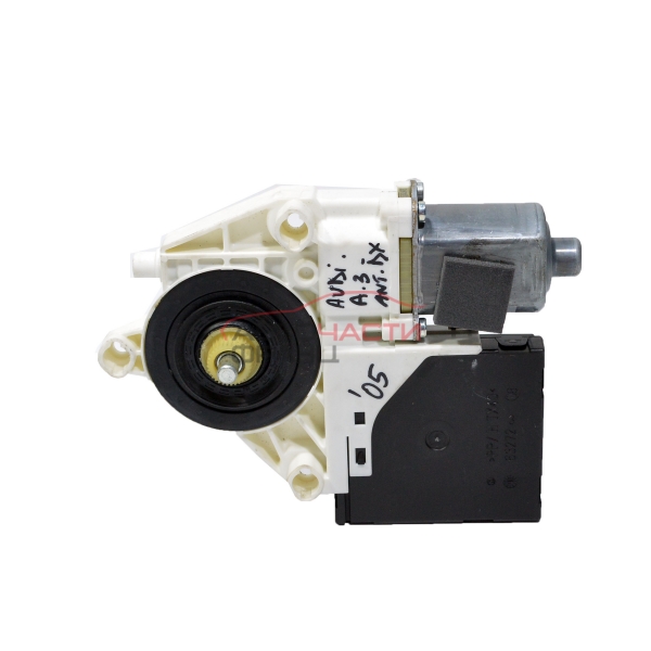 Предно дясно моторче стъклоповдигач Audi A3 2.0 TDI 140 конски сили 8P0959802F