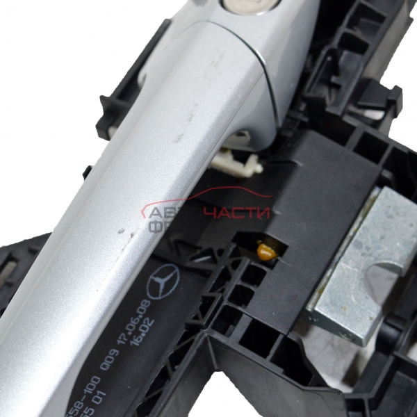 Предна лява дръжка Mercedes C Class W204 A2047600534 2008 г