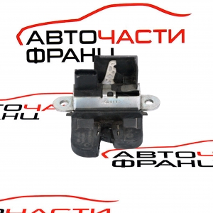 Брава заден капак VW Passat VII 2.0 TDI 6R0827505B 4 пина