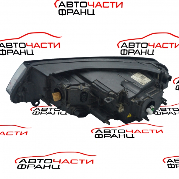 Десен фар ксенон VW Touareg 3.0 TDI 262 конски сили 7P1941034A 2015г