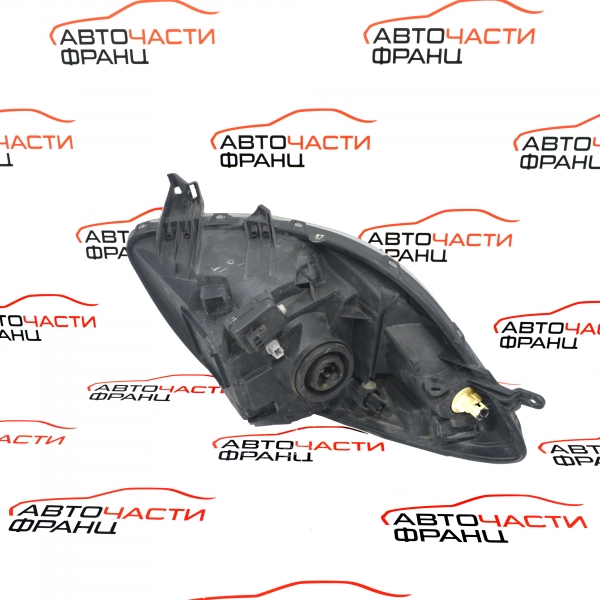 Десен фар Toyota Yaris 1.4 D-4D 90 конски сили 81130-0D120
