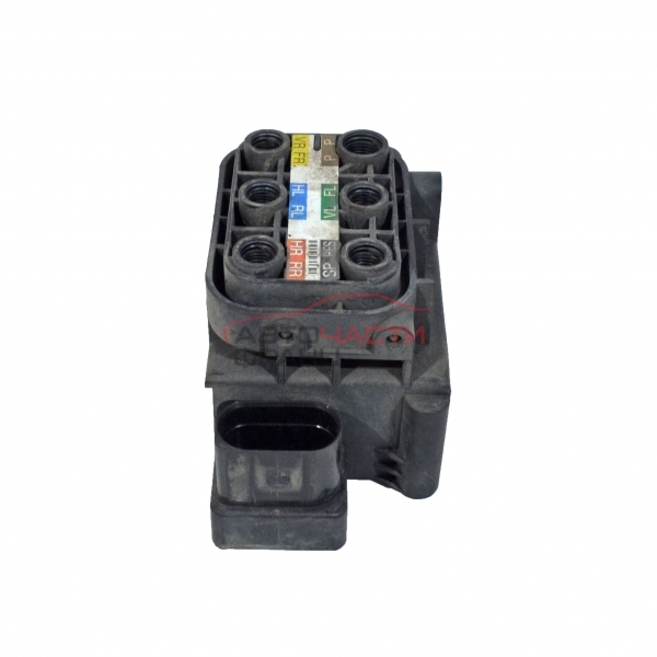 Разпределител въздушно окачване Mercedes S Class W221 3.0 CDI A2123200358