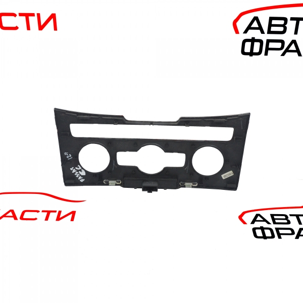 Конзола климатик VW Passat CC 2.0 TDI 140 конски сили 3C8863082А