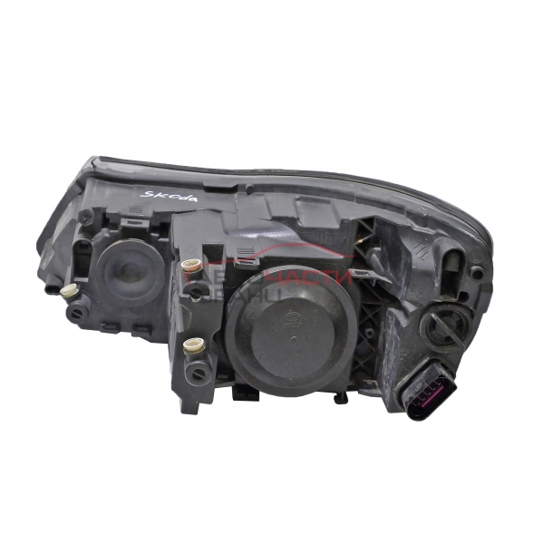 Десен фар Skoda Octavia 2.0 TDI 140 конски сили 1Z2941016F