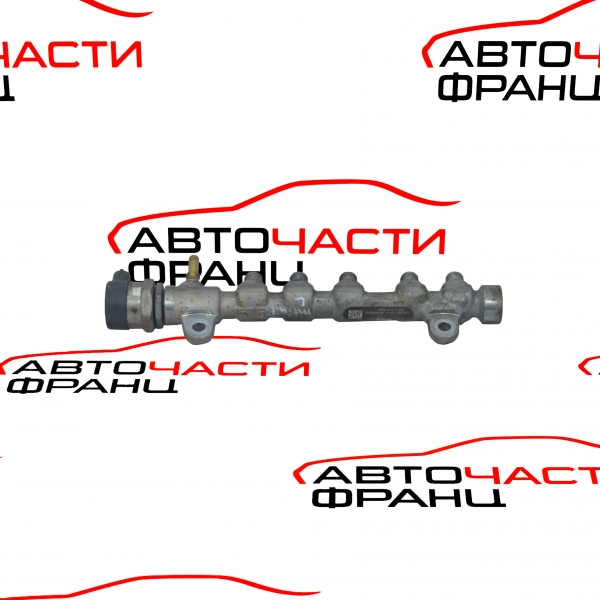 Лява горивна рейка Infiniti Fx30 3.0 AWD 238 конски сили 8200880548 2011г