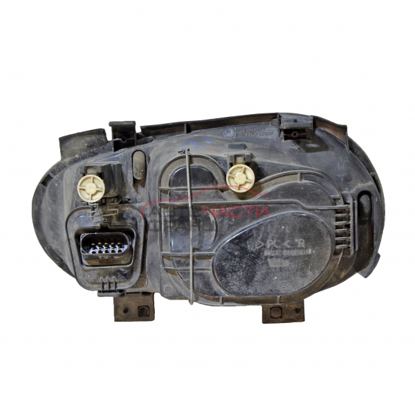 Десен фар  VW Golf 4 1.8 T 150 конски сили