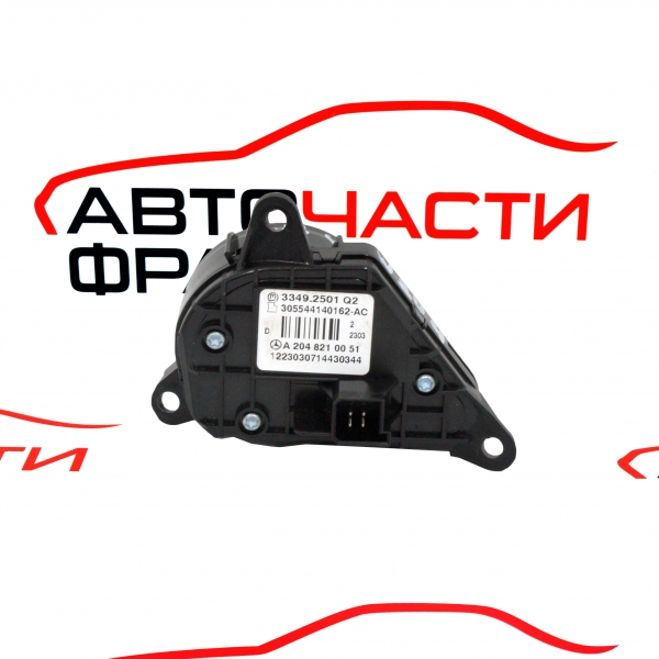 Десни бутони волан Mercedes C class W204 A2048210051